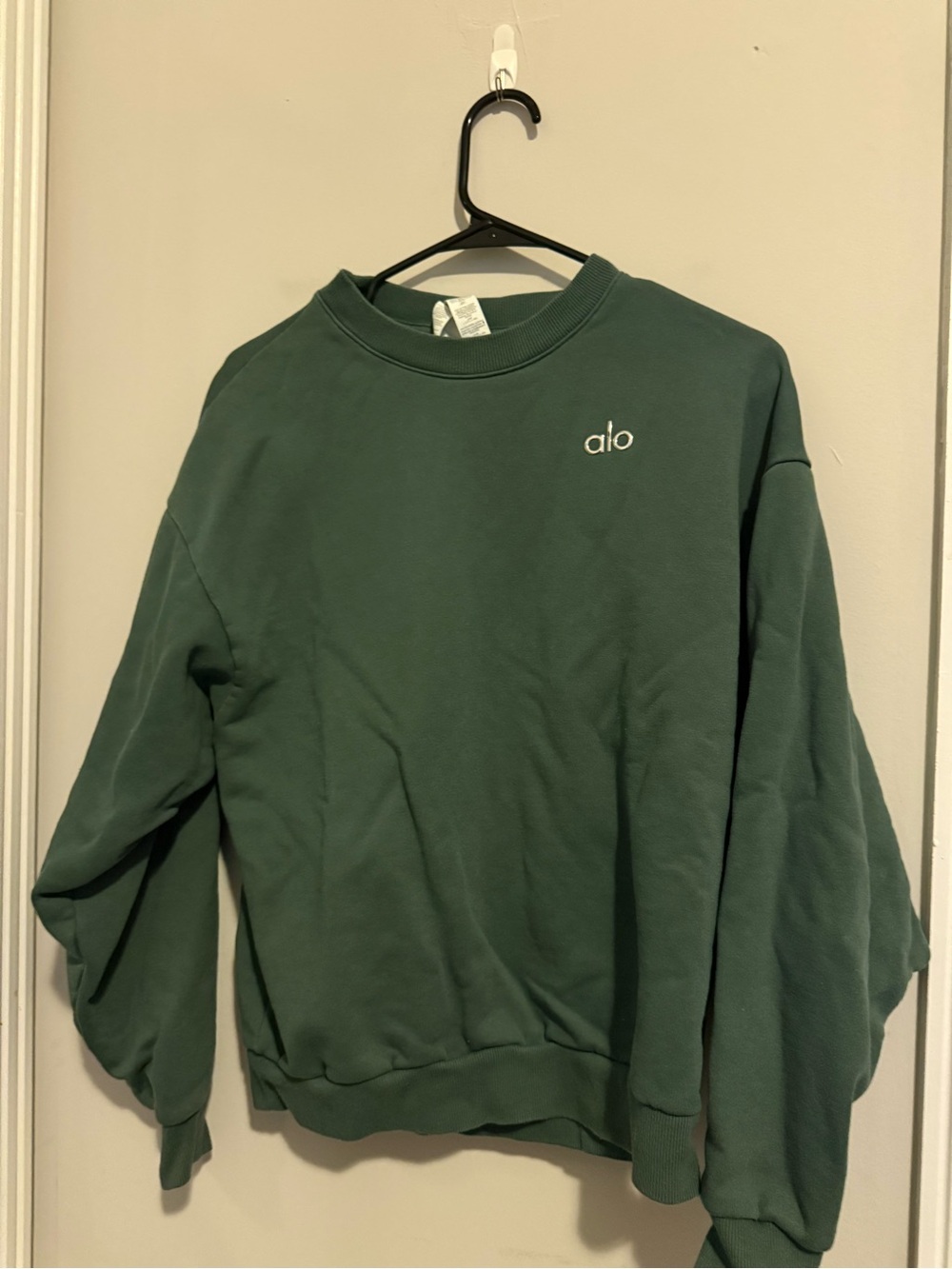 RARE COLOR ALO Crewneck Sweatshirt in Deep Green